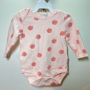 NWOT Très Beau et Belle Pima Cotton Apple Bodysuit 3-6M
